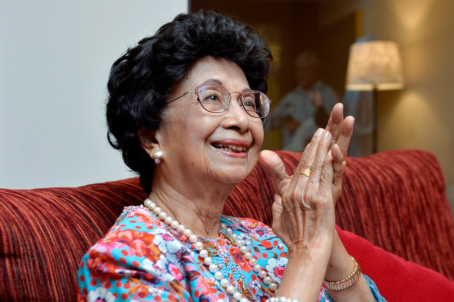 Siti Hasmah dies aged 100